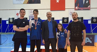 Dadaşlar dartta rakiplerini yedi bitirdi