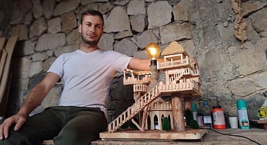 Doğadan topladığı malzemelerle 13 günde yaptı