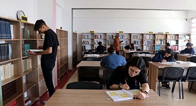 El emeği ile okullar kütüphaneye kavuştu