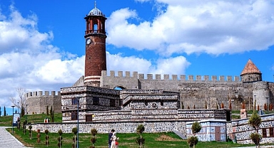Erzurum'da güneş yüzünü gösteriyor
