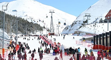 Erzurum'da kayak sezonu kapandı
