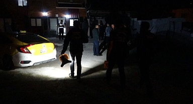 Gece yarısı silahlar konuştu! İş yerine kurşun yağdırdı