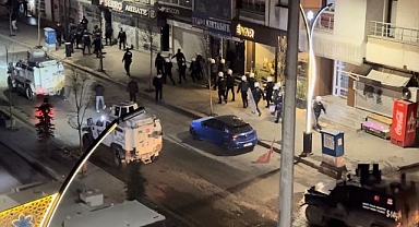 İzinsiz yürüyüşe polis müdahalesi