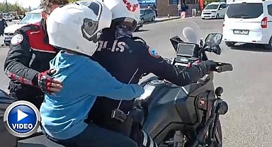 Kimliğini unutan öğrencilerin imdadına polis yetişti