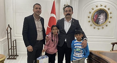 Kitabını okuyan ödülünü kaptı!