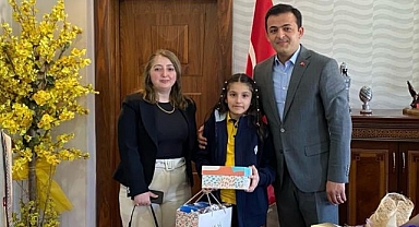 Koltuğunu şehit kızına devretti