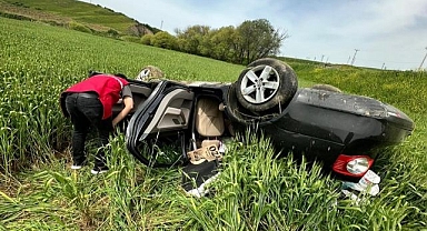 Kontrolden çıkan otomobil tarlaya uçtu