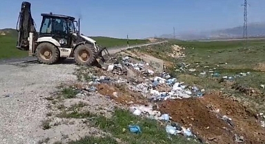 Köylerde biriken çöpler için seferber oldular