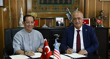 Malezya Uluslararası İslam Üniversitesi heyetinden Rektör Çomaklı’ya ziyaret