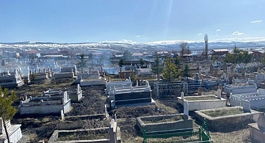Mezarlıkta korkutan yangın!