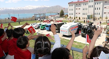 Öğrenciler jandarma birliklerinin misafiri oldu