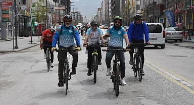 Öğretmenler farkındalık için pedal çevirdi