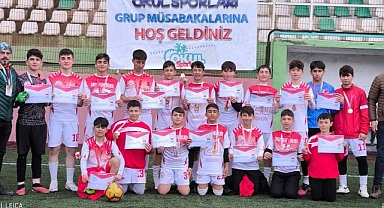 Ömer Nasuhi Bilmen Ortaokulu bölge şampiyonu