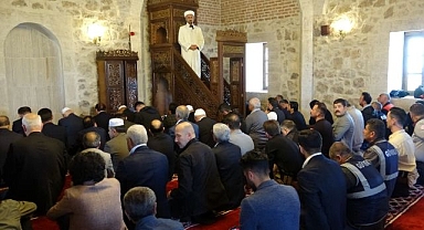 Osmanlı'nın sembol camilerinden birisi daha ibadete açıldı 