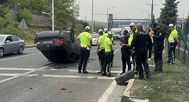 Refüje çarparak takla attı