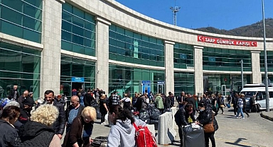 Sarp Sınır Kapısı'nda bayram yoğunluğu