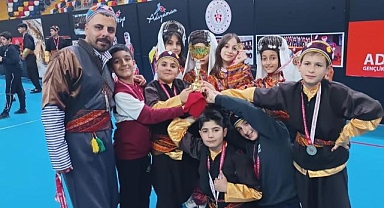 Şölen havasında halk oyunları şampiyonası