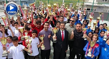 Sportif başarılarla her yıl onlarca kupa alıyorlar