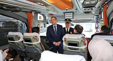  Sürücüler şeker ikram edilerek uyarıldı