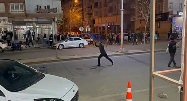Taş ve havai fişeklerle polise saldıranlar gözaltında