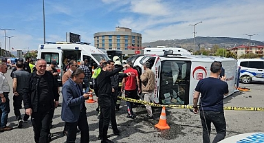 Ticari araç ile ambulans çarpıştı... 6 kişi yaralandı!