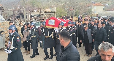 Uzman çavuş son yolculuğuna uğurlandı!
