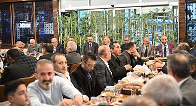 Vali Çiftçi, esnafla iftarda buluştu