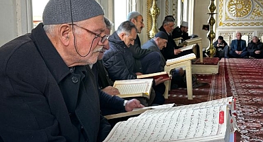 Yıllardır mukabele geleneğini yaşatıyorlar