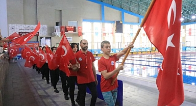 Yüzme Festivalinde bir araya geldiler