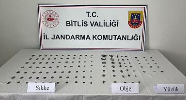 131 parça tarihi eser ele geçirildi