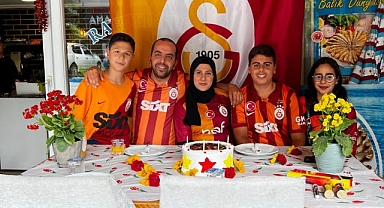 17 yıllık evliliğe çifte kutlama