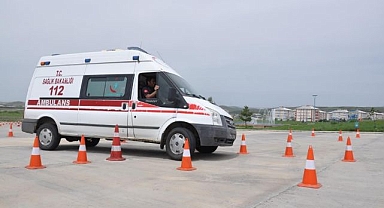 Ambulans sürüş eğitimleri nefes kesti