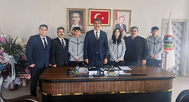 Başkan Polat’tan atletizm takımına ödül