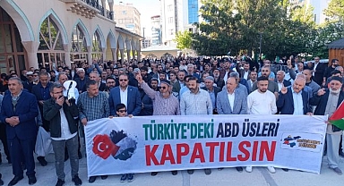 Çadır kentteki katliamı protesto ettiler