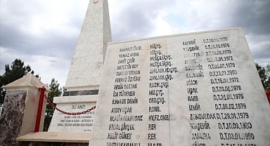 Düşen uçakta şehit olan 34 asker anıldı