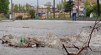 Erzurum’a yağmur sağanakla geliyor