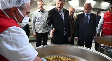 Erzurum'da her gün bin kişiye sıcak yemek veriyorlar