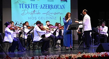 Erzurum'da kahramanlık türküleri söylendi