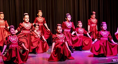 Erzurumlu miniklerden Tatar dansı
