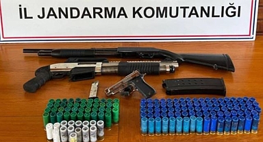 Evden adeta cephanelik çıktı