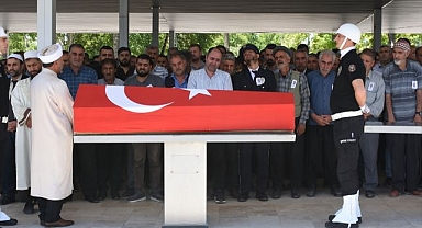 Gözyaşları içinde son yolculuğuna uğurlandı