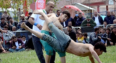 Güreş Şenlikleri nefes kesti