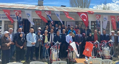 İspir’de çiftçilere süt sağım makinesi dağıtıldı