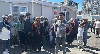 Konteyner yangını yürekleri ağza getirdi