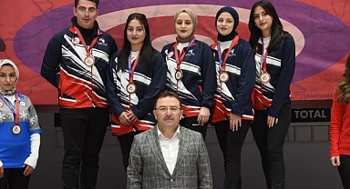 Madalyaları Altınok'tan aldılar