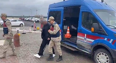 Makatında uyuşturucuyla yakalandı!