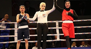 Milli boksörü yılan ısırdı!