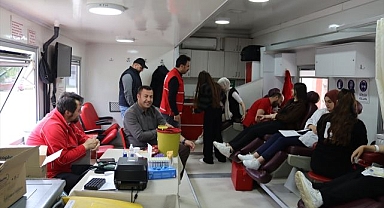 Narman'da öğrencilerden Kızılay'a kan bağışı