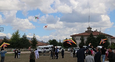 Özel çocuklar uçurtma şenliğinde buluştu
