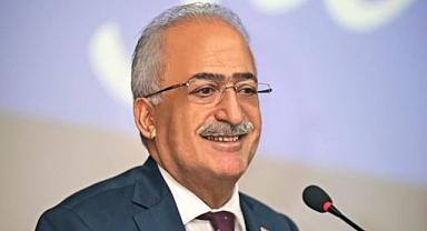 Rektör Çomaklı, 'Annelerimiz başımıza taç, derdimize ilaç'